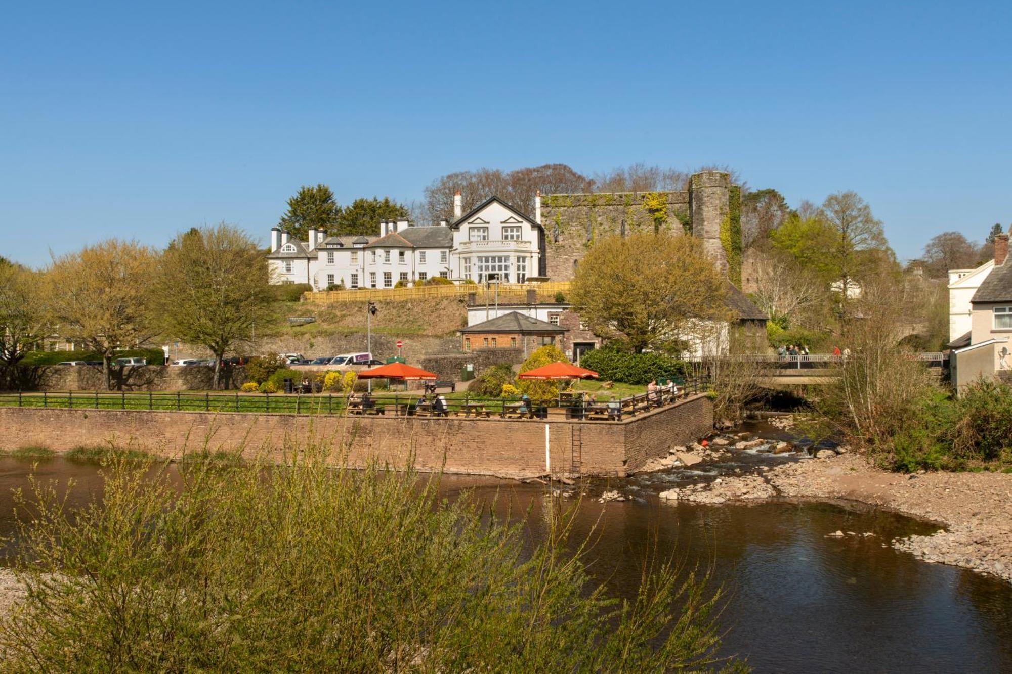 The Castle Of Brecon Hotel, Brecon, Powys Exterior photo