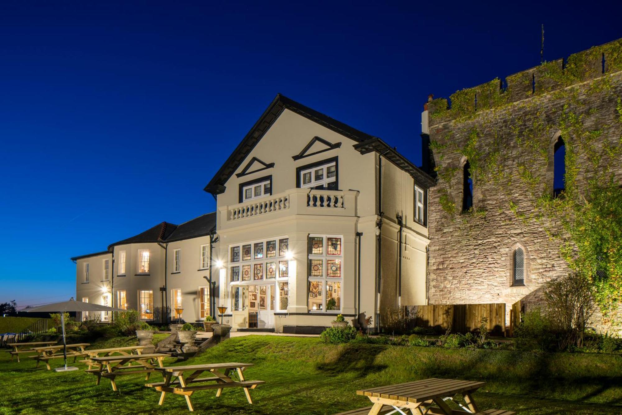 The Castle Of Brecon Hotel, Brecon, Powys Exterior photo